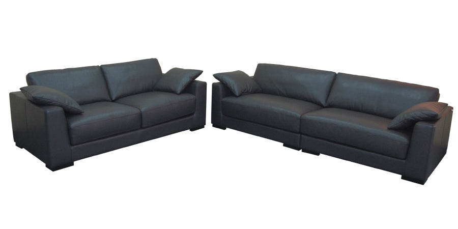 01239 Sofa and Loveseat Set In Full Leather